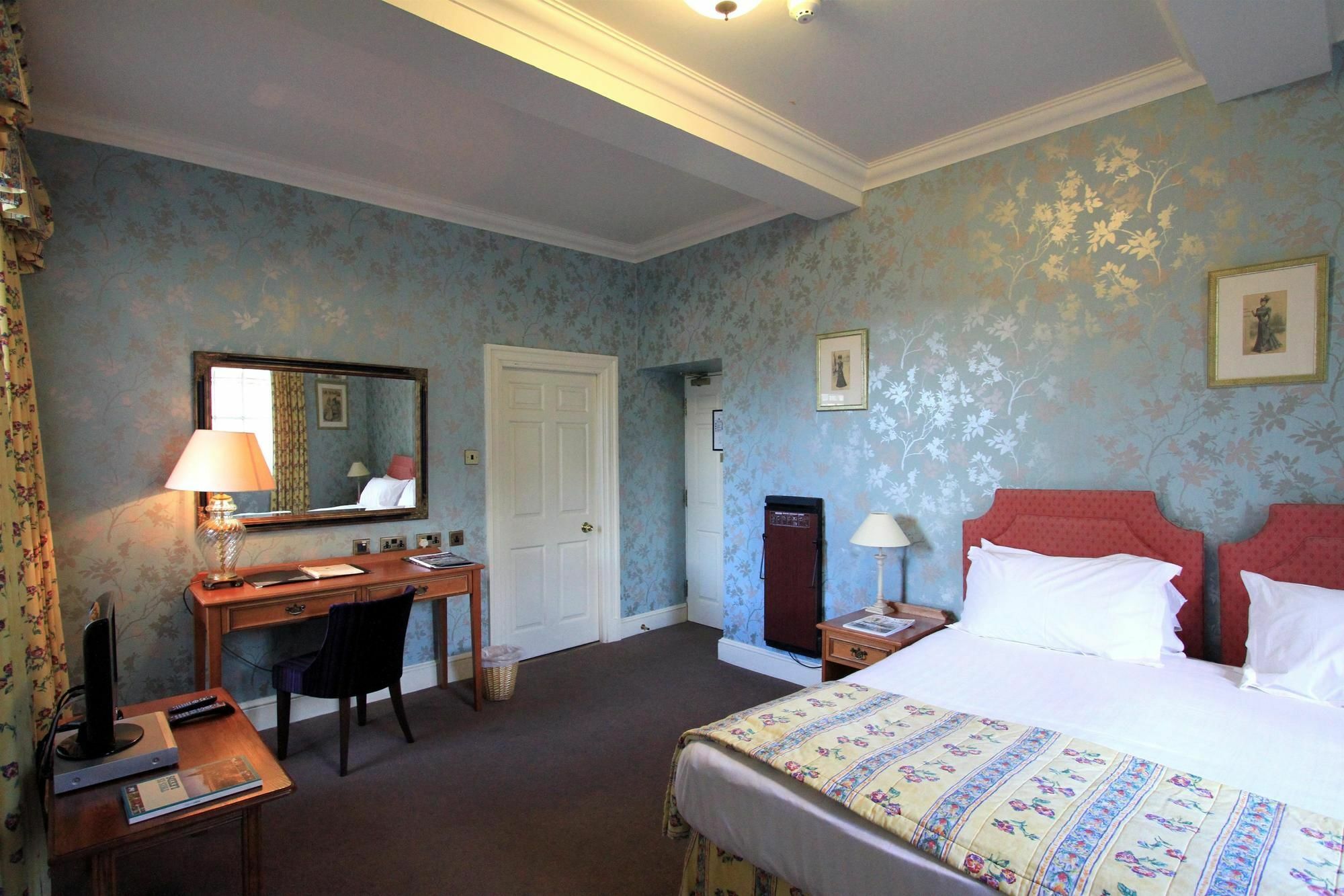 Hazlewood Castle & Spa Tadcaster Exterior foto